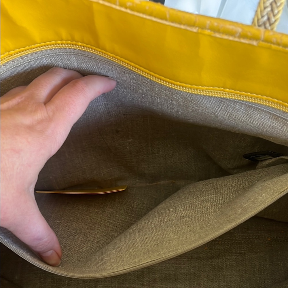 FENDI roll bag leather and woven raffia tote yellow/tan - Picture 16 of 17